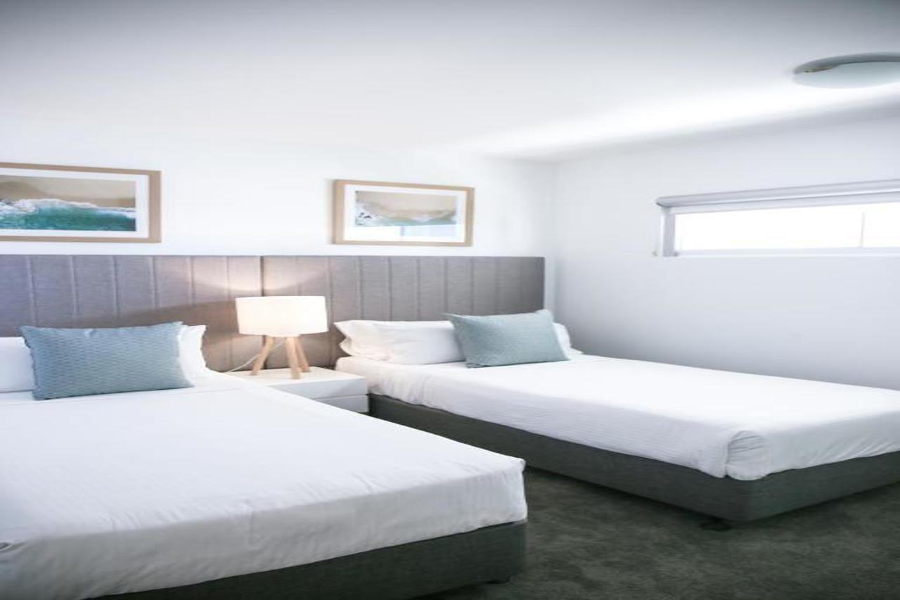 Rumba Beach Resort Caloundra Kültér fotó A bedroom at the hotel