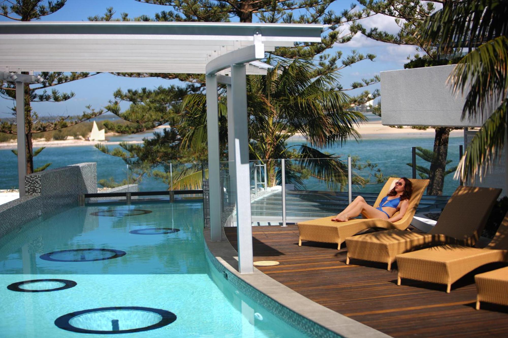 Rumba Beach Resort Caloundra Kültér fotó Pool at Peppers Beach Club Resort