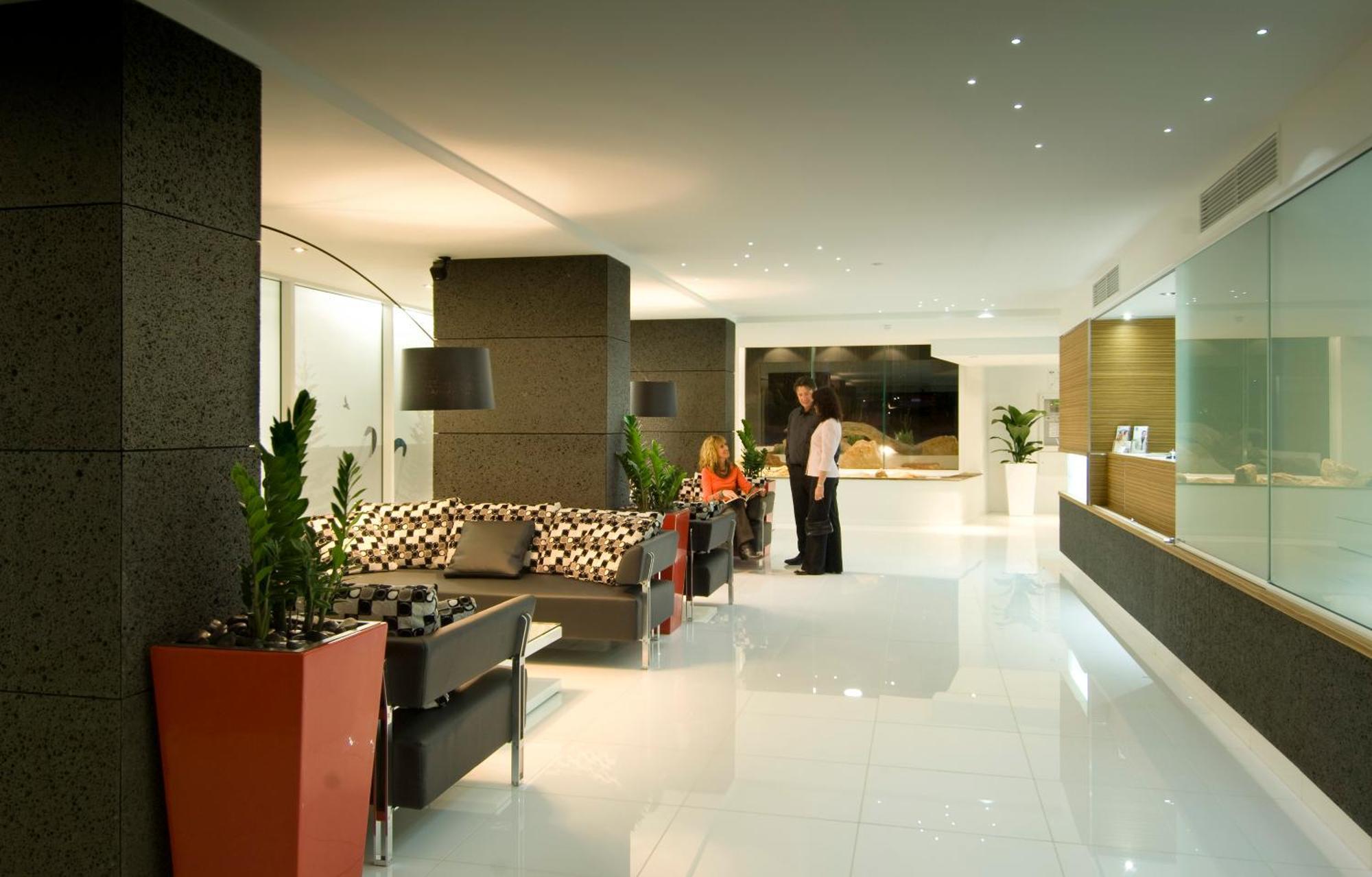 Rumba Beach Resort Caloundra Kültér fotó The lobby of the hotel