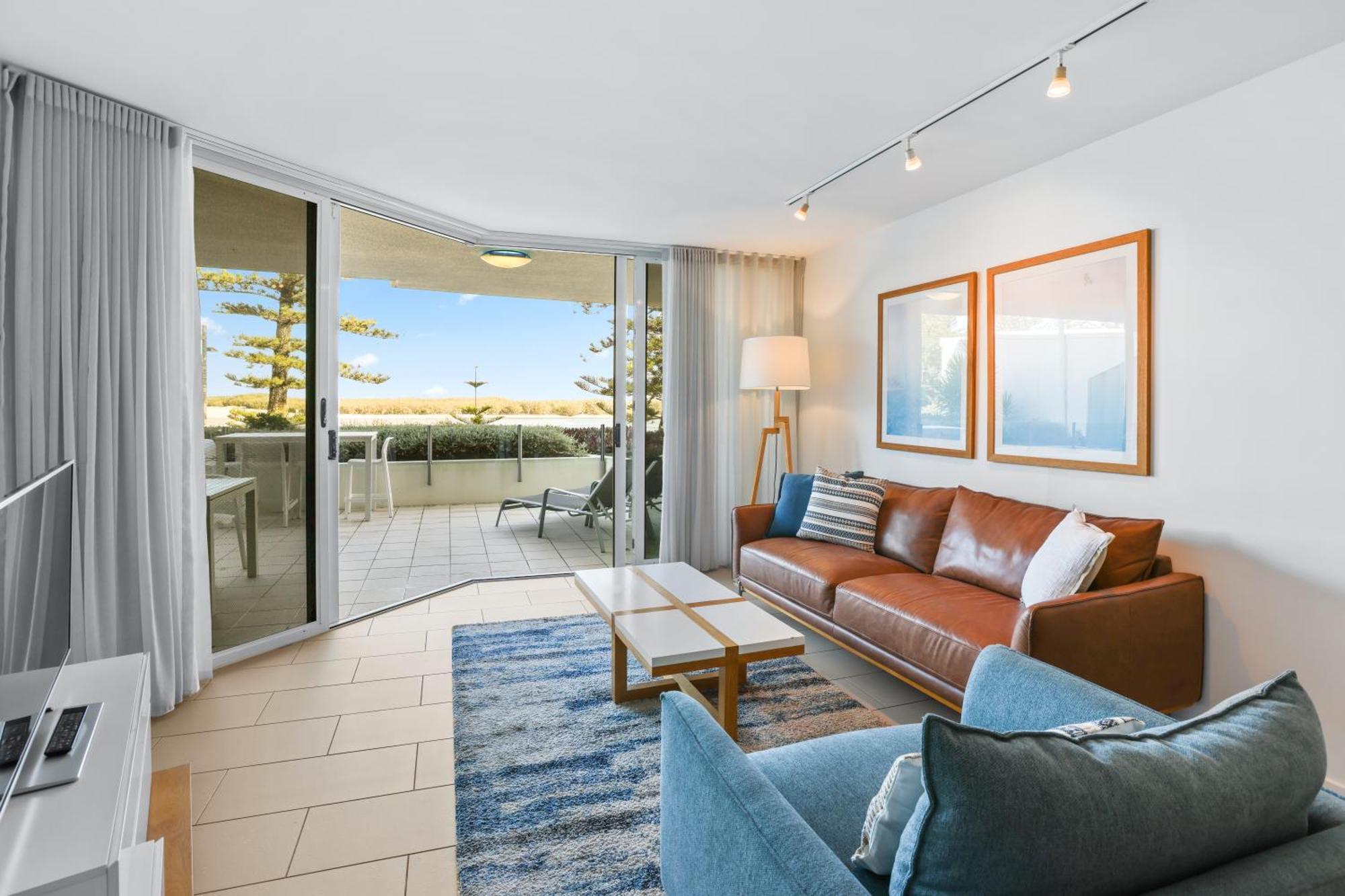 Rumba Beach Resort Caloundra Kültér fotó Living room